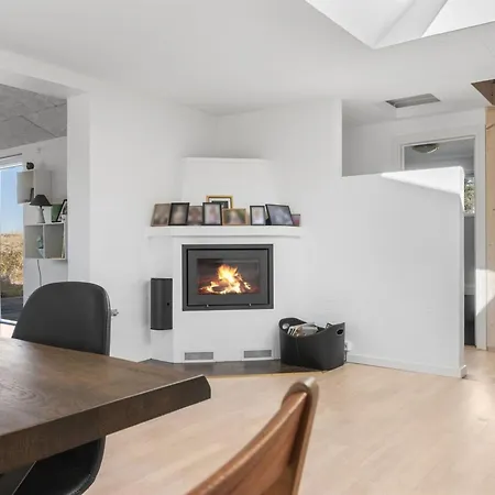 Semesterbostad Svante - 300m From The Sea By Interhome